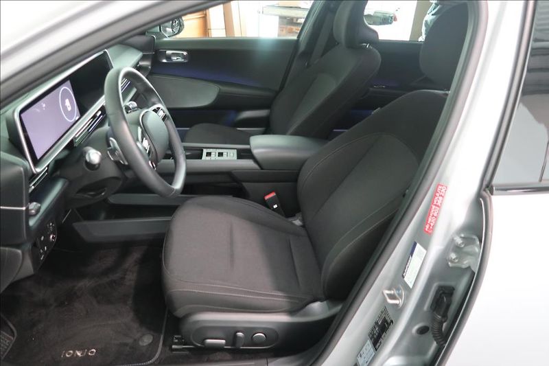 Hyundai Ioniq 6 0,0 POWER 77 kWh 239kW Style - fotka 7 z 21