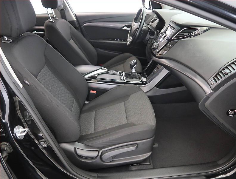 Hyundai i40 (2014) 1.7 CRDi, Serv.kniha, Tempomat - fotka 9 z 19