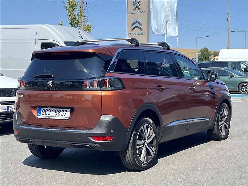 Peugeot 5008 1,2 PureTech  Allure Pack EAT8 - fotka 5 z 29