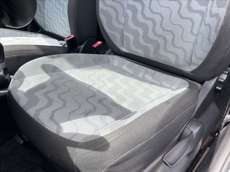 Škoda Fabia 1,4 i 63kw Klima ESP Tempomat, - fotka 19 z 35