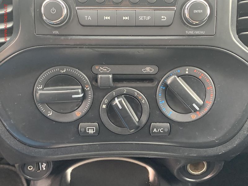 Nissan Juke (2010) 1.6i, AC, tempo - fotka 16 z 17