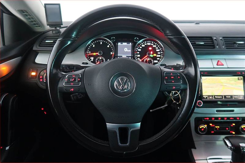 Volkswagen Passat CC (2009) Highline 2.0 TDI, Automat - fotka 17 z 20