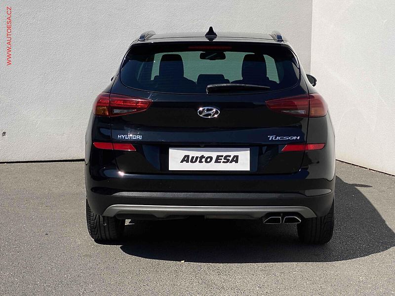 Hyundai Tucson (2019) 1.6 CRDi, AT, panor, navi - fotka 5 z 19