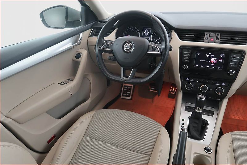 Škoda Octavia (2014) 2.0 TDI, Automat, Serv.kniha - fotka 7 z 19