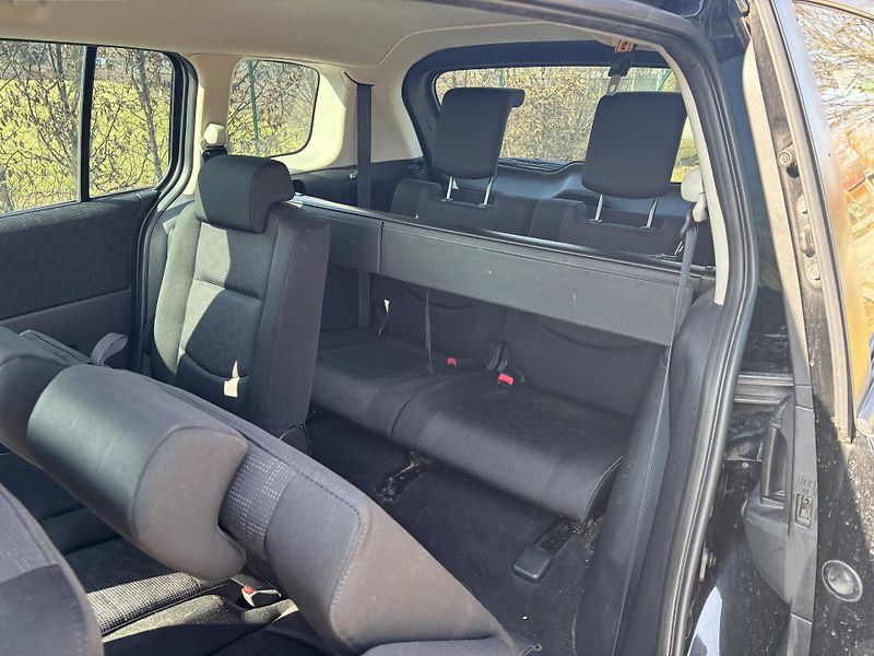 Mazda 5 2.0 Comfort - fotka 20 z 29