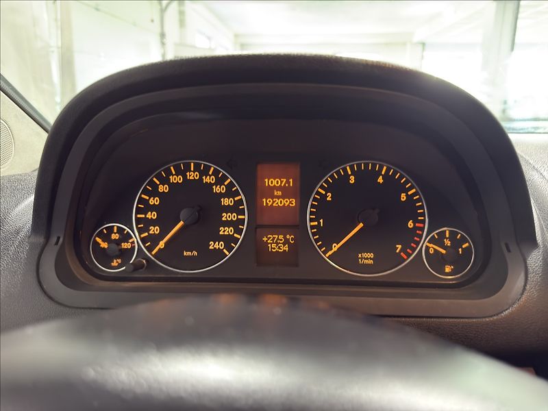 Mercedes-Benz Třídy A 1,7   180 KLIMATIZACE TAŽNÉ - fotka 10 z 22