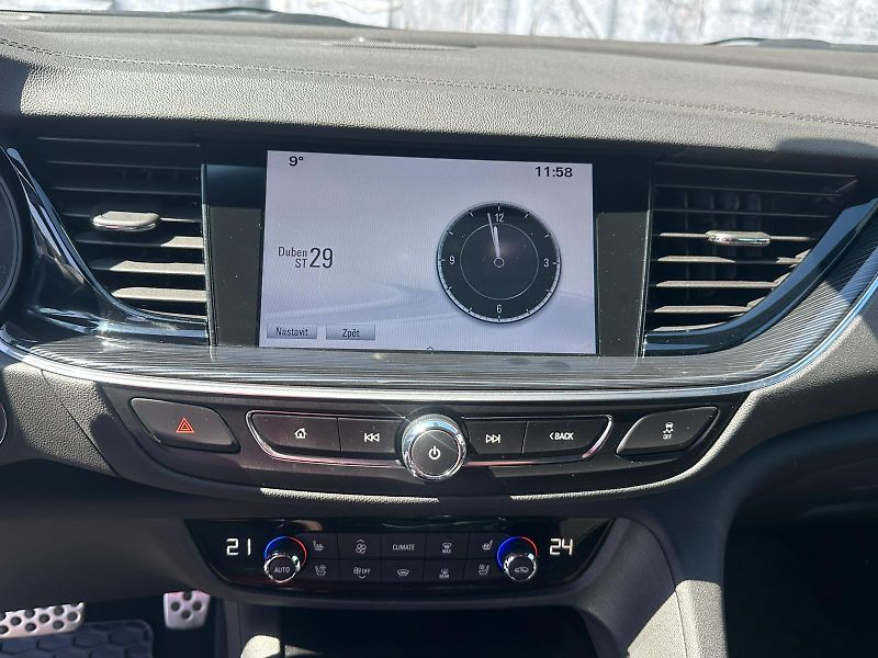 Opel Insignia (2017) 2.0D, 125KW, MATRIX, MASÁŽ - fotka 15 z 28