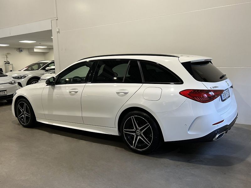 Mercedes-Benz Třídy C 300e AMG Night Kamera Distro - fotka 4 z 18