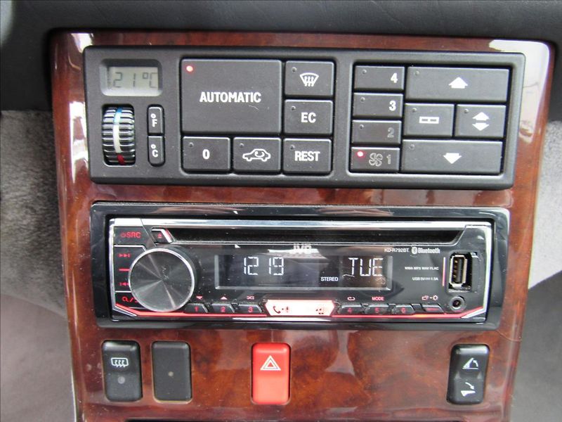 Mercedes-Benz SL 3,2 Hardtop-Cabrio - fotka 33 z 54