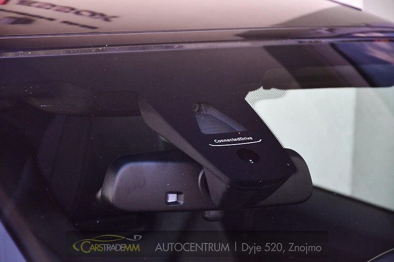 BMW M4 3.0 317kW HUD LED DPH - fotka 52 z 57