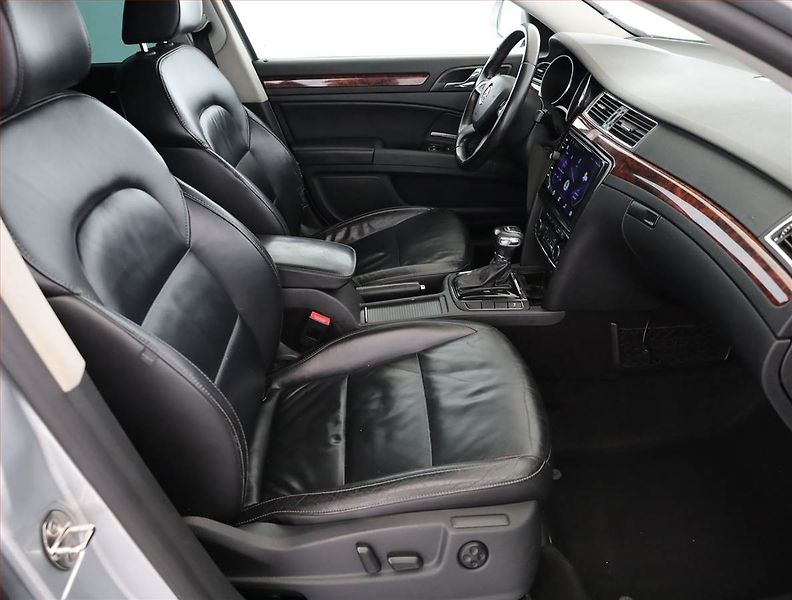 Škoda Superb (2011) 2.0 TDI, Automat, Serv.kniha - fotka 7 z 17