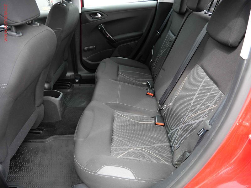 Peugeot 208 (2014) 1.2 PT, ČR, AC, ČR - fotka 10 z 20