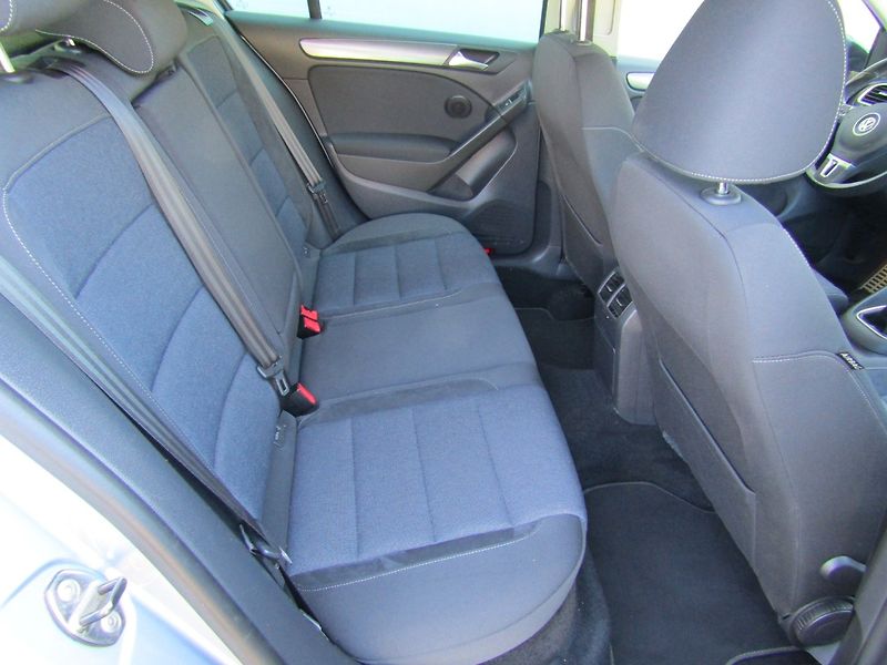 Volkswagen Golf (2011) 1.2 TSI 77kW - fotka 25 z 45