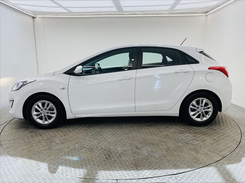 Hyundai i30 1,6 GDI 99kW 1.maj. ČR - fotka 3 z 22