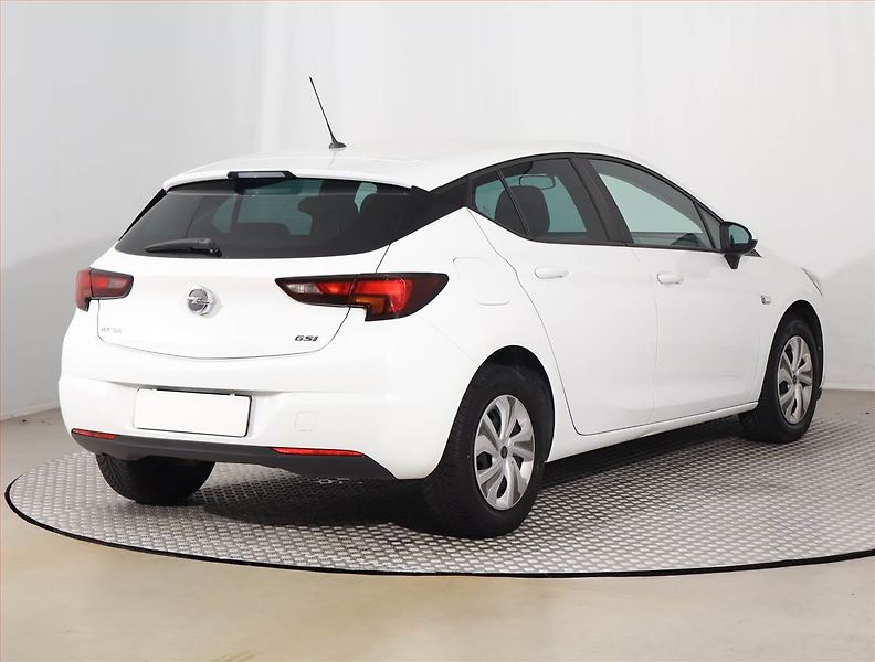 Opel Astra (2016) 1.4 16V, Serv.kniha, Tempomat - fotka 5 z 15