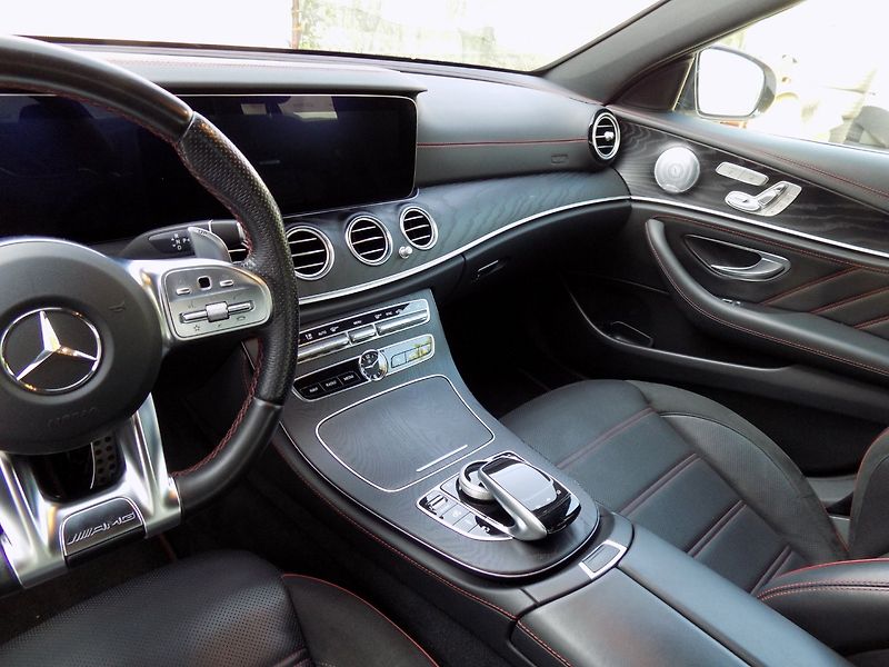 Mercedes-Benz Třídy E (2019) 53AMG/4-Matic/1.Maj.ČR/Led/ - fotka 26 z 48