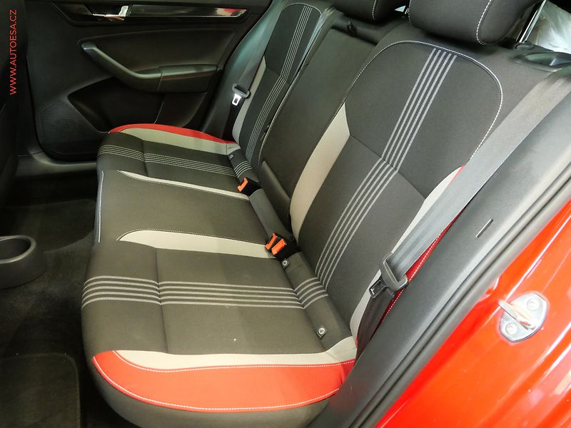 Škoda Rapid (2018) 1.0TSi, 1.maj,ČR, Xenon - fotka 10 z 24