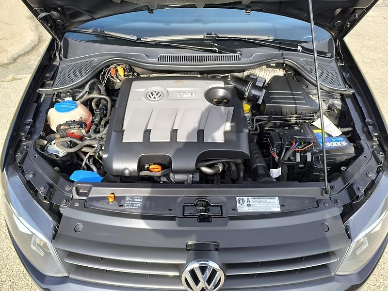 Volkswagen Polo (2011) 1.6 TDI,PRVNÍ MAJITEL,SERVISKA - fotka 36 z 40