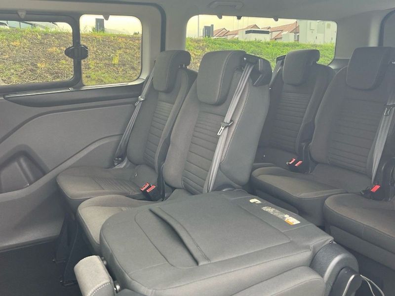 Ford Tourneo Custom 2,0ECOBLUE,96kW,L2,1MAJ,CZ,SER - fotka 12 z 14