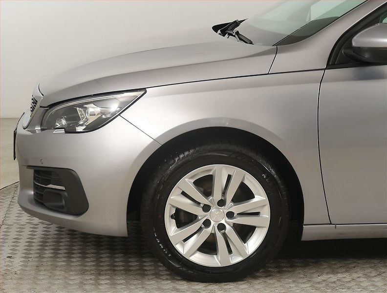 Peugeot 308 (2018) 1.2 PureTech, Tempomat - fotka 14 z 20