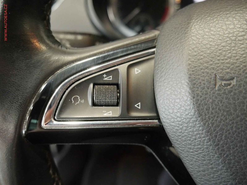 Škoda Octavia (2017) 2.0 TDi, ČR, Navi, LED, AC - fotka 12 z 21