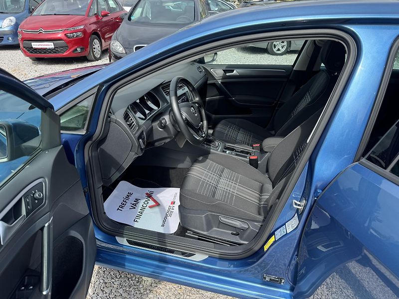Volkswagen Golf (2015) 1.6TDi,DSG,rezervace - fotka 13 z 49