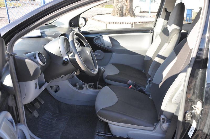 Peugeot 107 1.0i 50kW - fotka 6 z 15