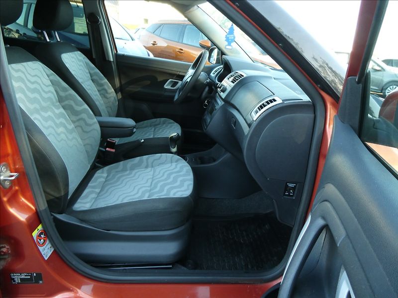 Škoda Fabia 1,4 TDi 59kW klima, závěs - fotka 15 z 39