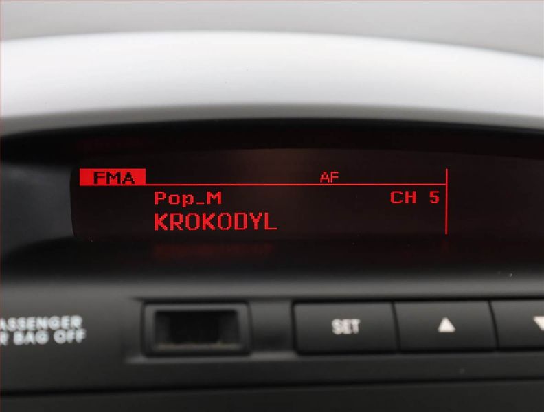 Kia Ceed (2010) 1.4 CVVT, po STK - fotka 13 z 15
