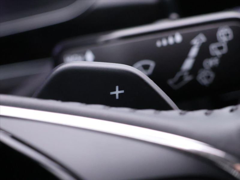 Škoda Superb 2,0 TDI 147kW L&K LED DSG CZ - fotka 21 z 36