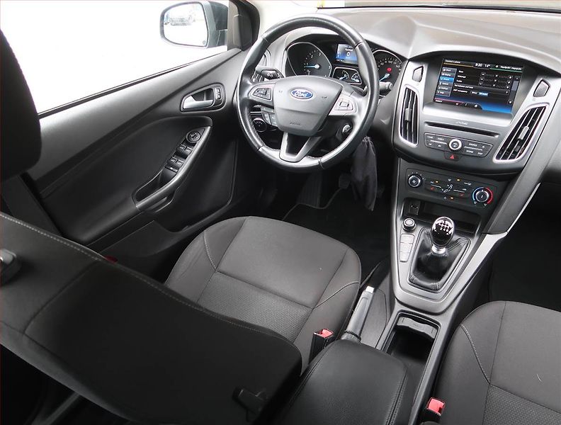 Ford Focus (2015) 1.5 TDCi, Serv.kniha, Navi - fotka 7 z 17