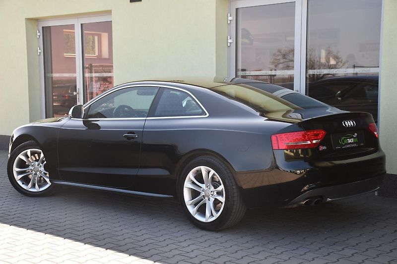 Audi S5 4.2FSI V8 MANUÁL QUATTRO - fotka 3 z 29