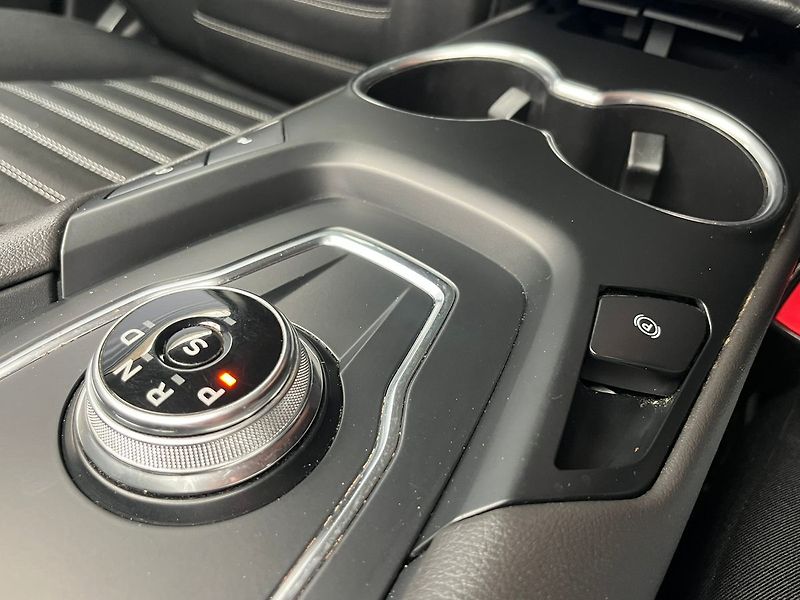 Ford Mondeo 2.0 EB 140 kW Titanium servis - fotka 31 z 56