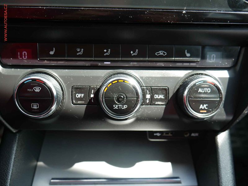 Škoda Octavia (2014) 1.6TDi, AC, tempo, park.asist - fotka 18 z 19