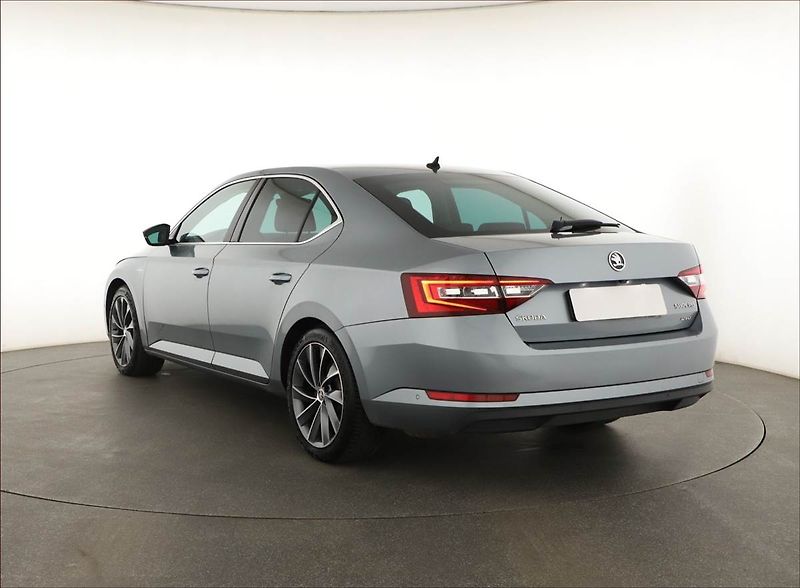 Škoda Superb (2018) Laurin&Klement 2.0 TDI - fotka 4 z 29