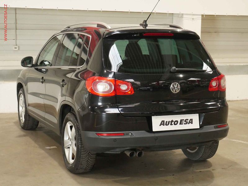 Volkswagen Tiguan (2010) 2.0 TDi 4x4, Sport&Style, TZ - fotka 4 z 18
