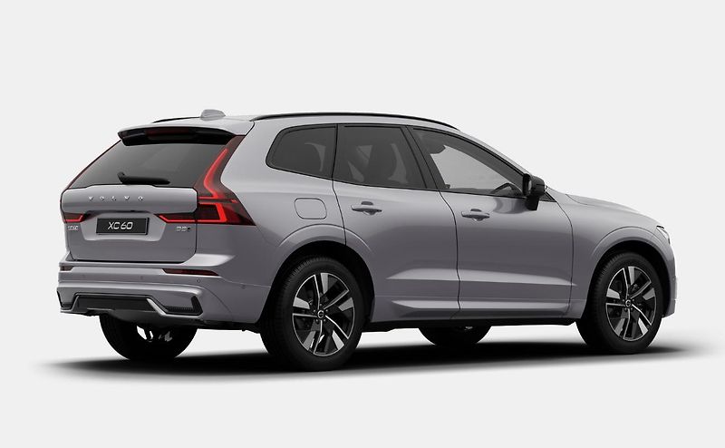 Volvo XC60 (2026) B5 AWD PLUS DARK - fotka 5 z 15