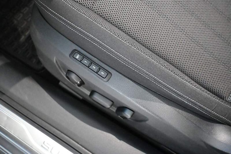 Škoda Superb (2023) 2.0 DSG Matrix LED STYLE ACC V - fotka 28 z 36