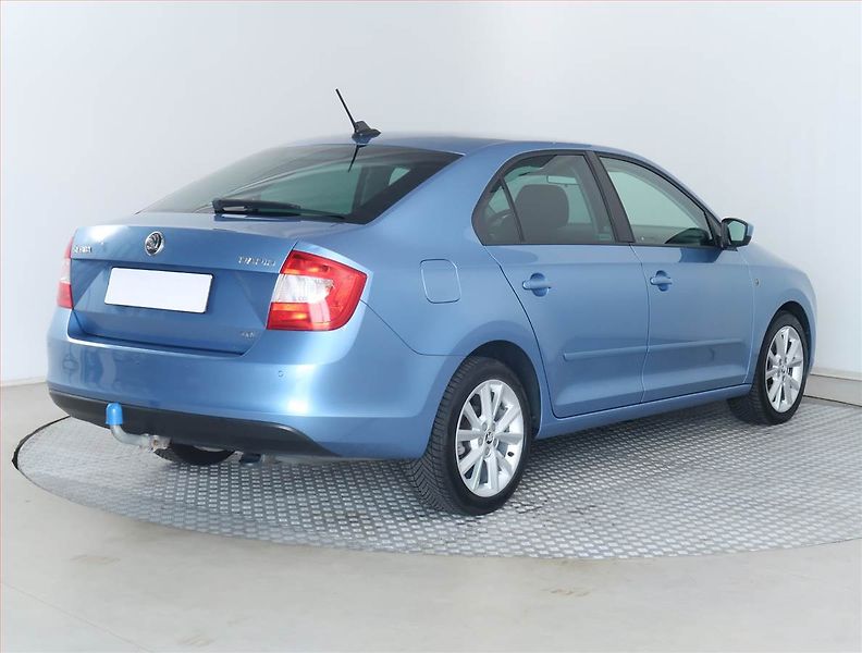 Škoda Rapid (2012) Elegance 1.6 TDI, Navi - fotka 5 z 17