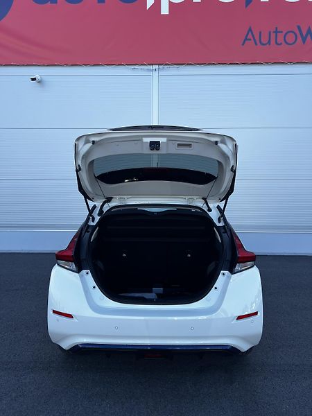 Nissan Leaf EV 110kW 40kWh Tekna - fotka 26 z 26