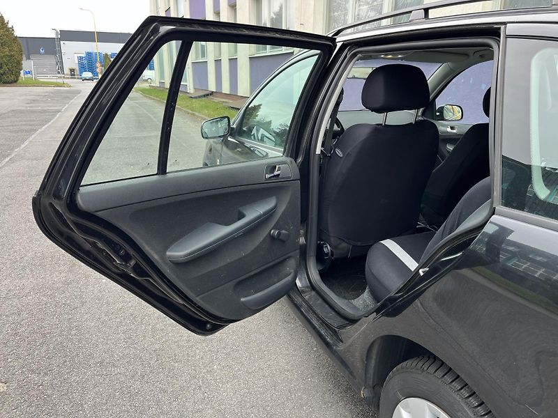 Škoda Fabia 1,4i 16V / AUTOMAT / combi  - fotka 13 z 34