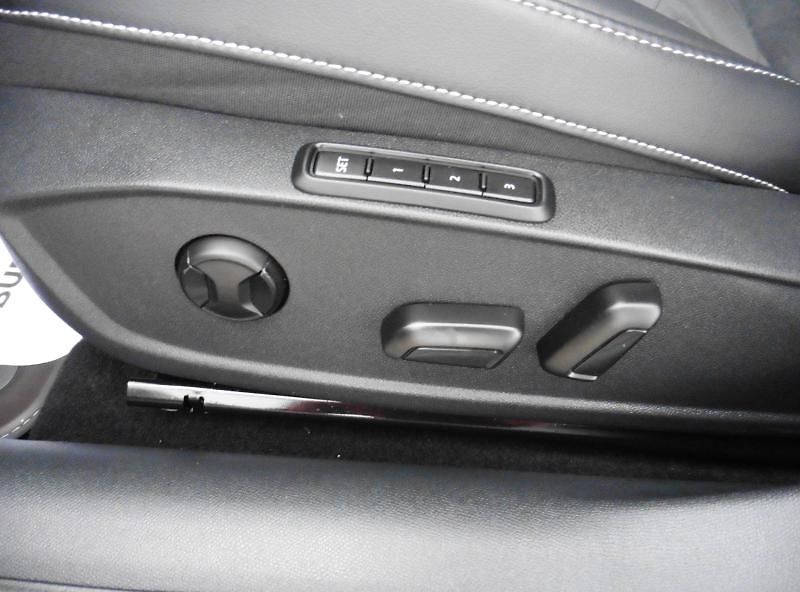 Seat Leon 2,0 TDI Xcellence ST, nové ČR, - fotka 11 z 23