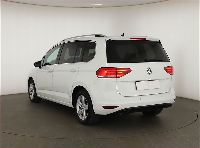 Volkswagen Touran (2016) Highline 2.0 TDI, Automat - fotka 4 z 17