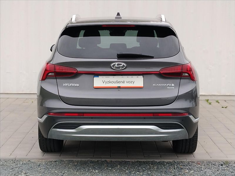 Hyundai Santa Fe 2,2   STYLE  142kW  4WD HeadUp - fotka 27 z 36