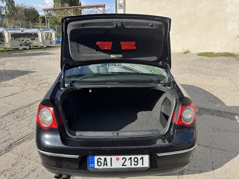 Volkswagen Passat (2006) Automat DSG-Parrot-Nová STK - fotka 9 z 28