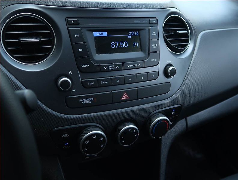 Hyundai i10 (2018) 1.0, ČR,1.maj, Serv.kniha - fotka 12 z 15