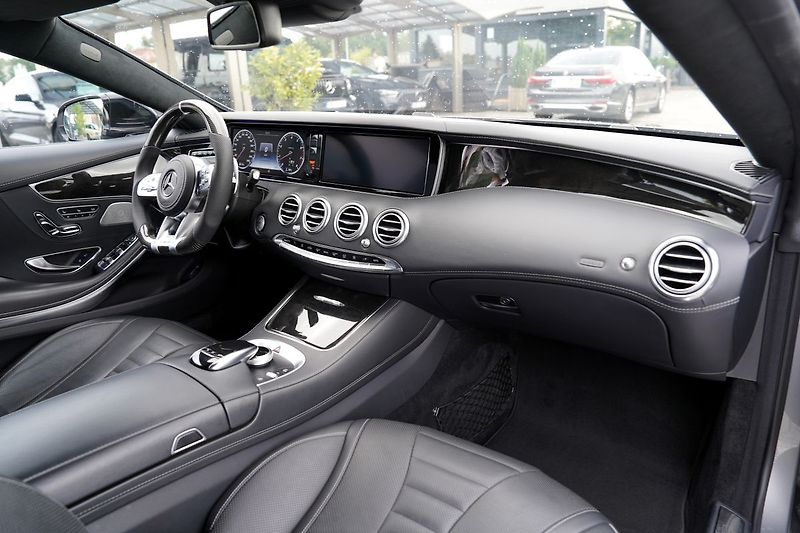 Mercedes-Benz Třídy S S 500 4Matic Coupe AMG - fotka 27 z 43