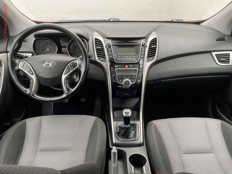 Hyundai i30 (2014) 1.6 CRDI, ČR, autoAC - fotka 8 z 16