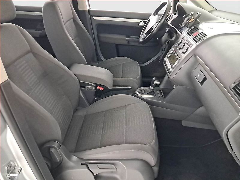 Volkswagen Touran (2007) 2.0 TDI, Automat, po STK - fotka 9 z 18