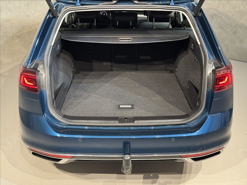Volkswagen Passat 2,0 TSi  DSG Elegance Virtual - fotka 12 z 47